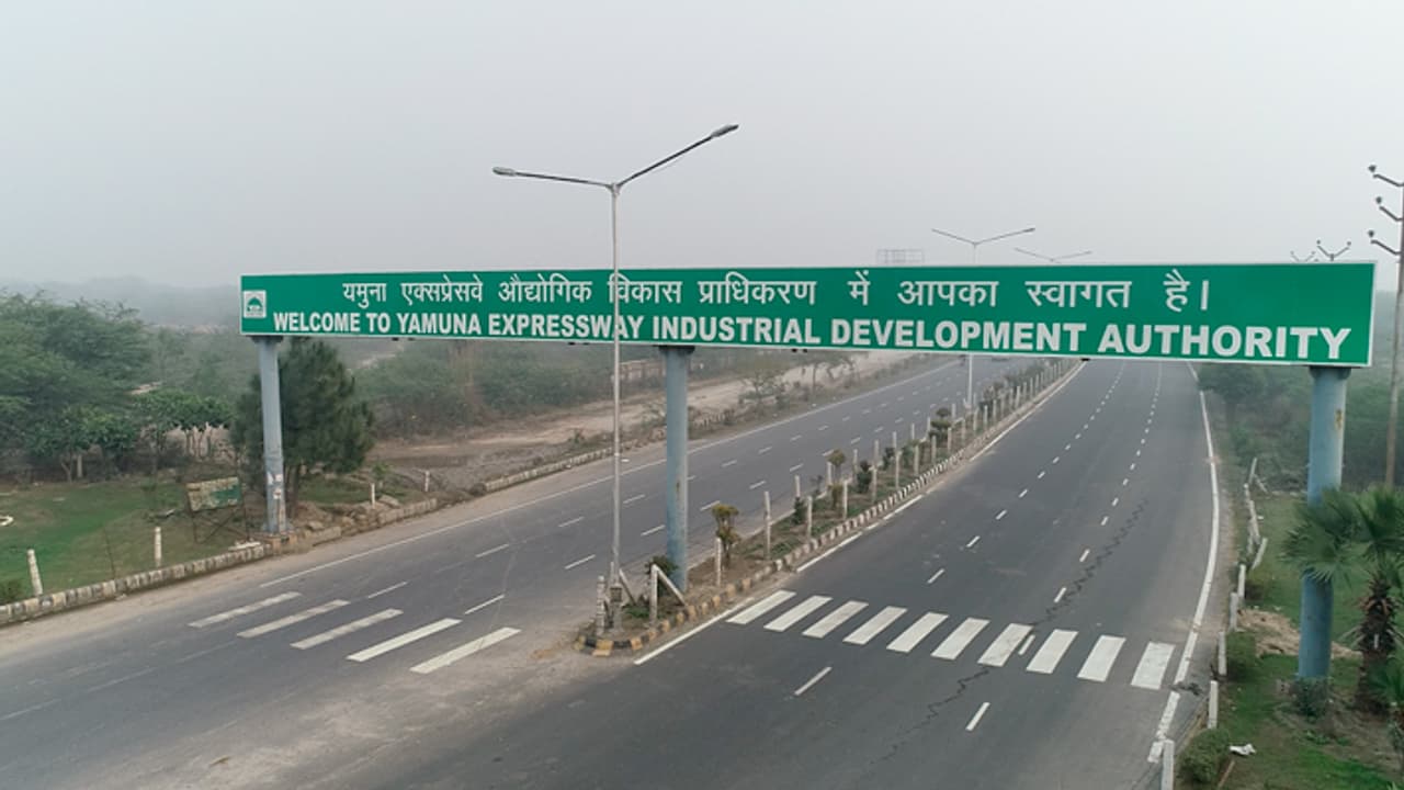 Yamuna Expressway Industrial Development Authority received bids through e auction Yamuna Expressway Industrial Development Authority received bids through e auction