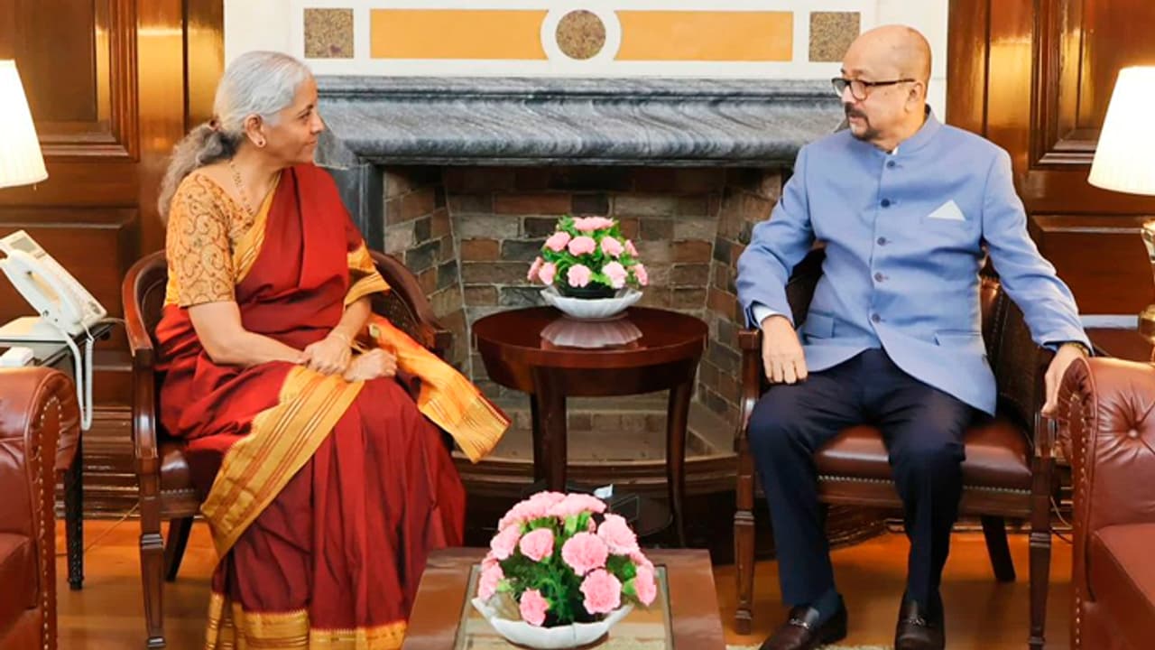 Chhattisgarh Governor Ramen Deka met Nirmala Sitharaman Chhattisgarh Governor Ramen Deka met Nirmala Sitharaman