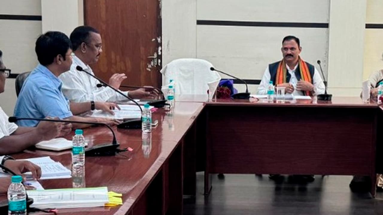 Meeting of the Board of Directors of Chhattisgarh State Beverages Corporation under the chairmanship of Minister Shyam Bihari Jaiswal Meeting of the Board of Directors of Chhattisgarh State Beverages Corporation under the chairmanship of Minister Shyam Bihari Jaiswal