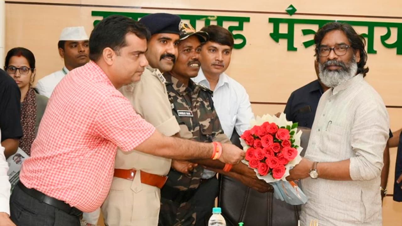 Hemant Soren met Jharkhand Police Service Association delegation