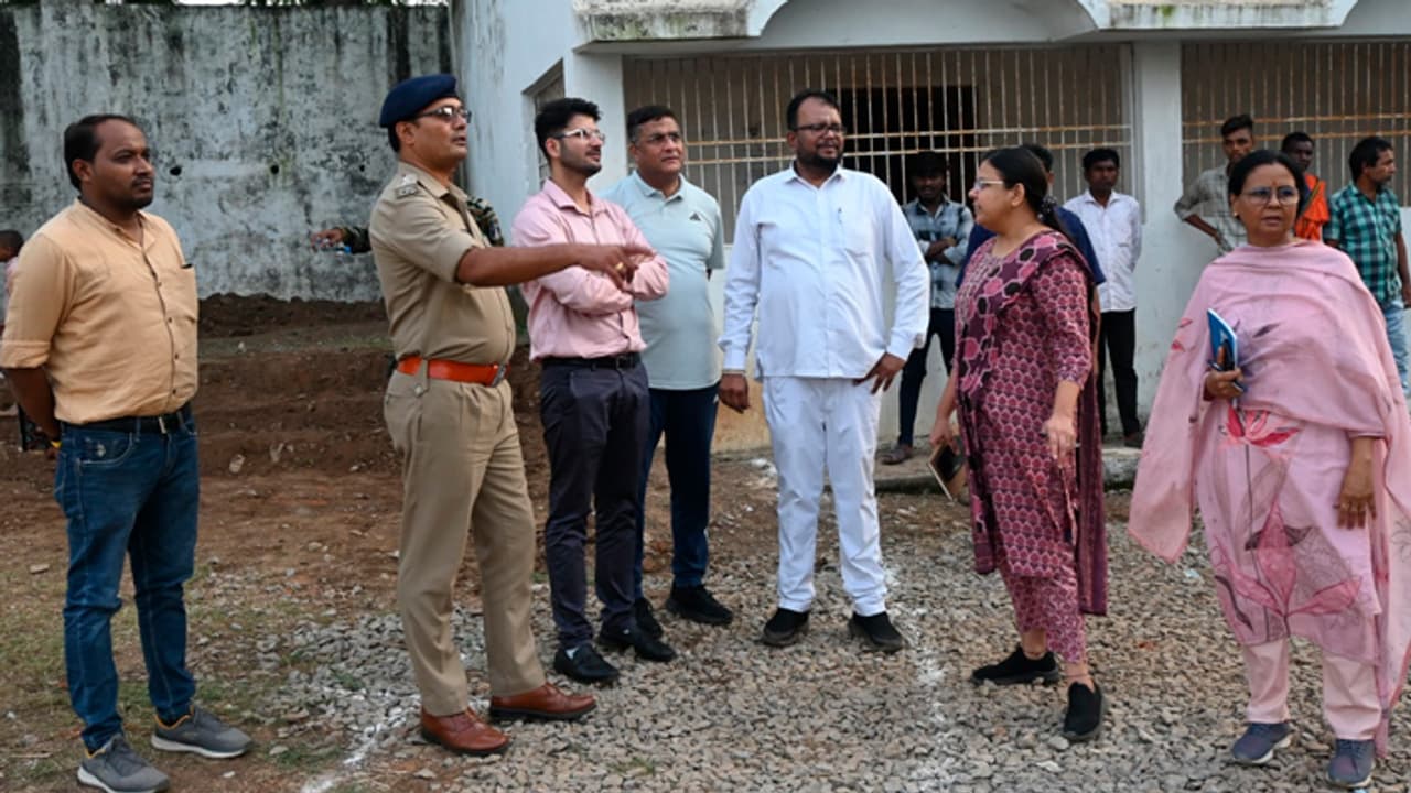 Collector SP visited Telasi Puri Dham and took stock of the preparations for Gurudarshan Fair Collector SP visited Telasi Puri Dham and took stock of the preparations for Gurudarshan Fair