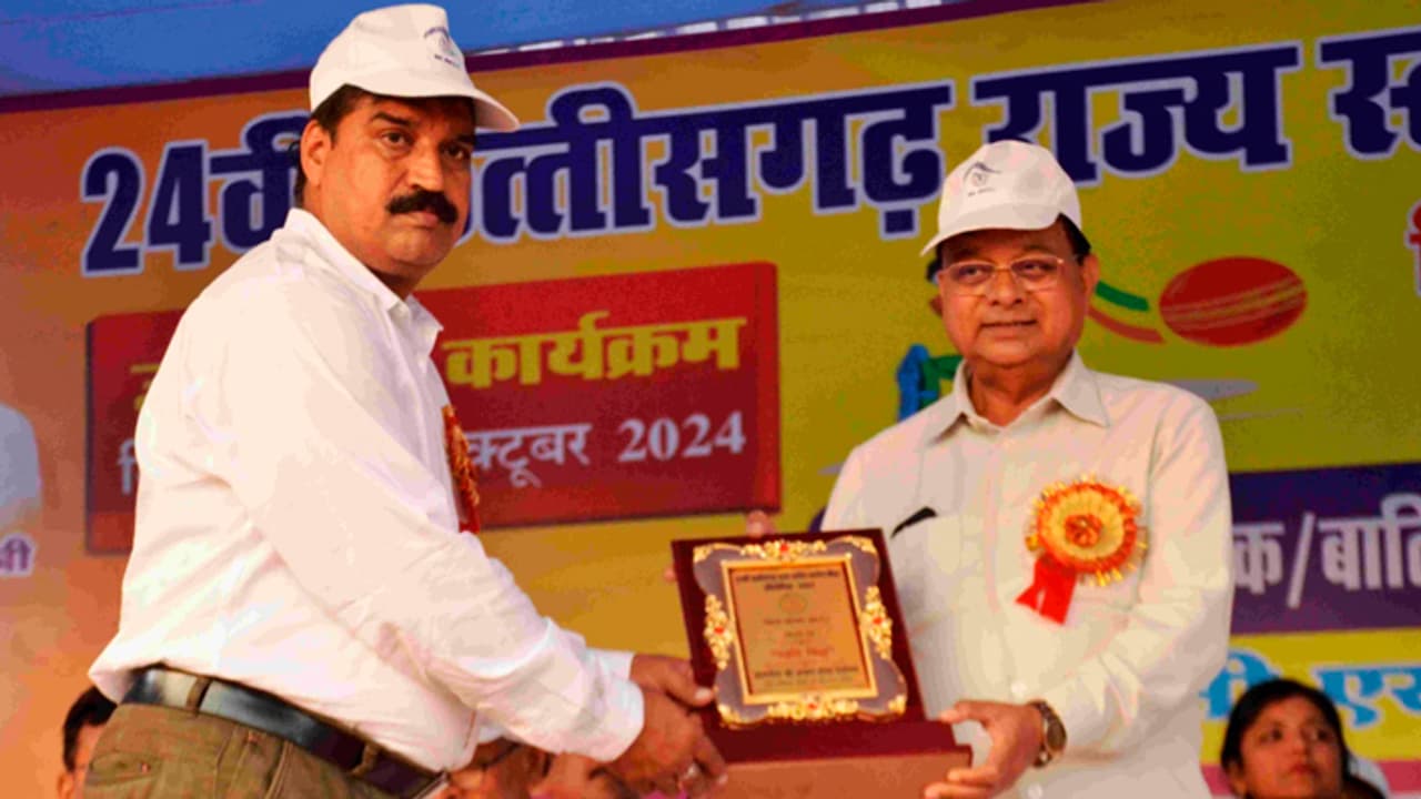 Lakhan Lal Dewangan inaugurated the 24th State Level School Sports Competition Lakhan Lal Dewangan inaugurated the 24th State Level School Sports Competition