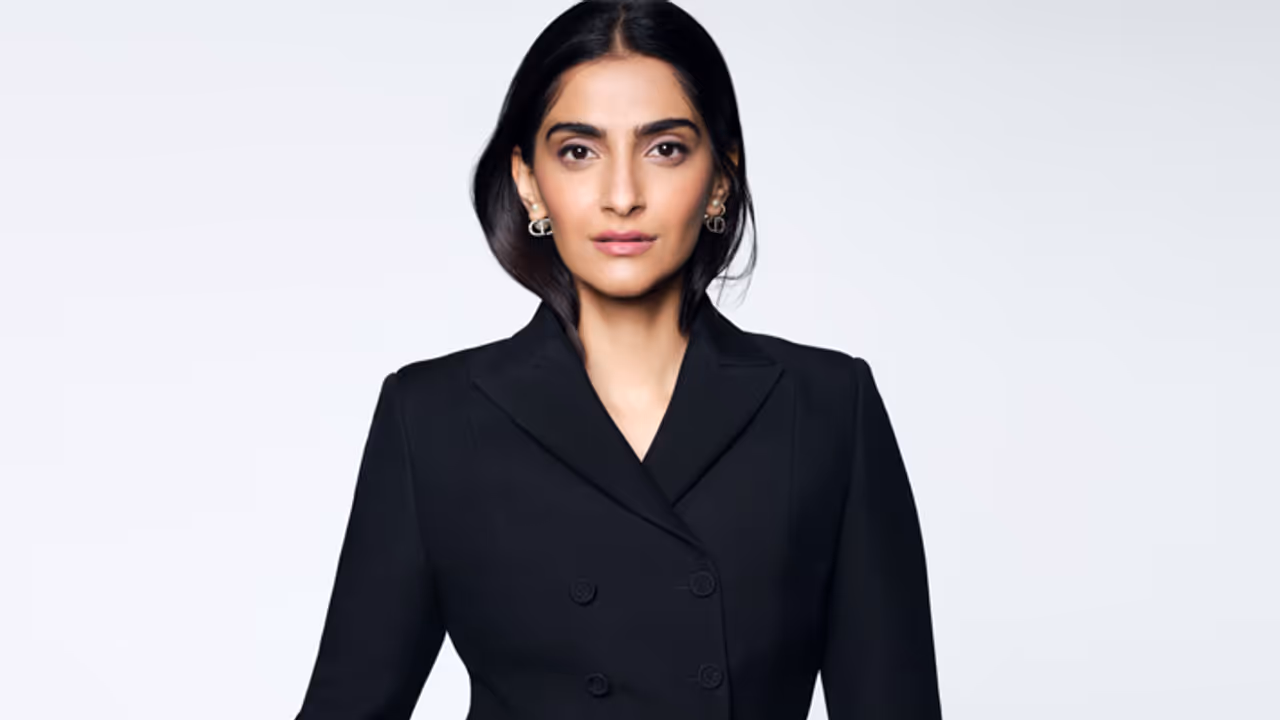 sonam kapoor the new brand ambassador of Dior