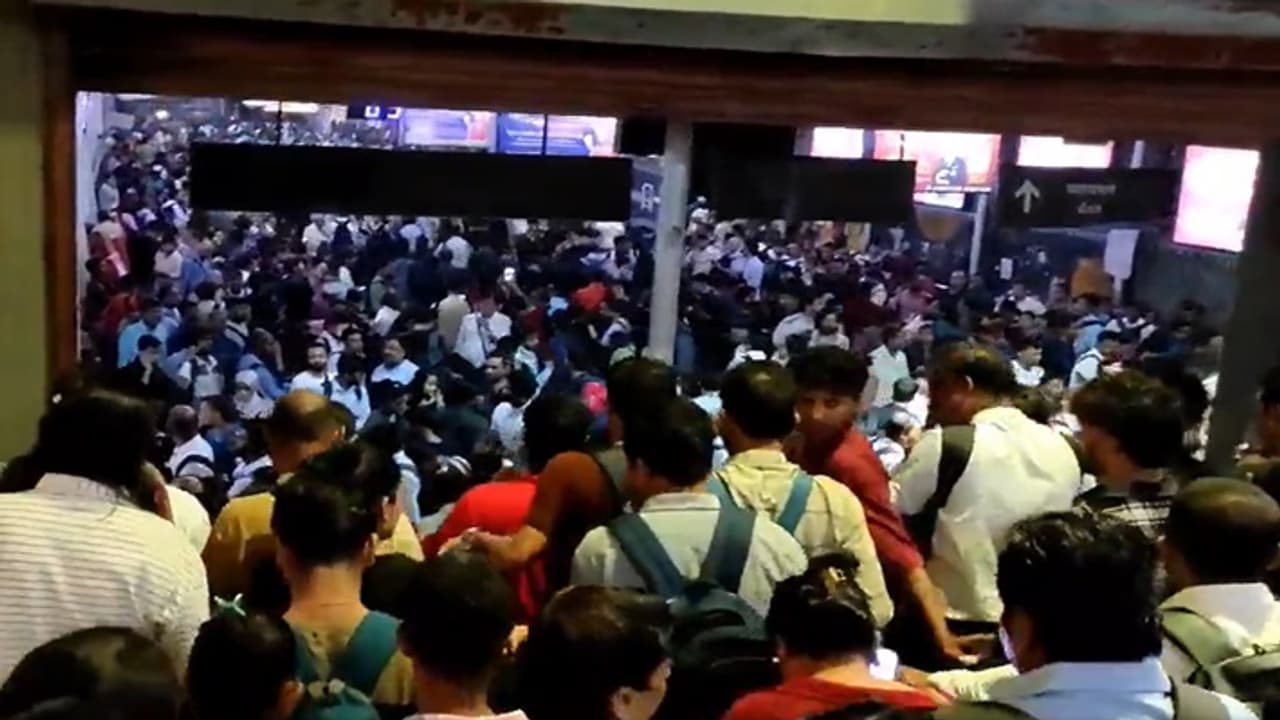 Stampede at Bandra station Stampede at Bandra station