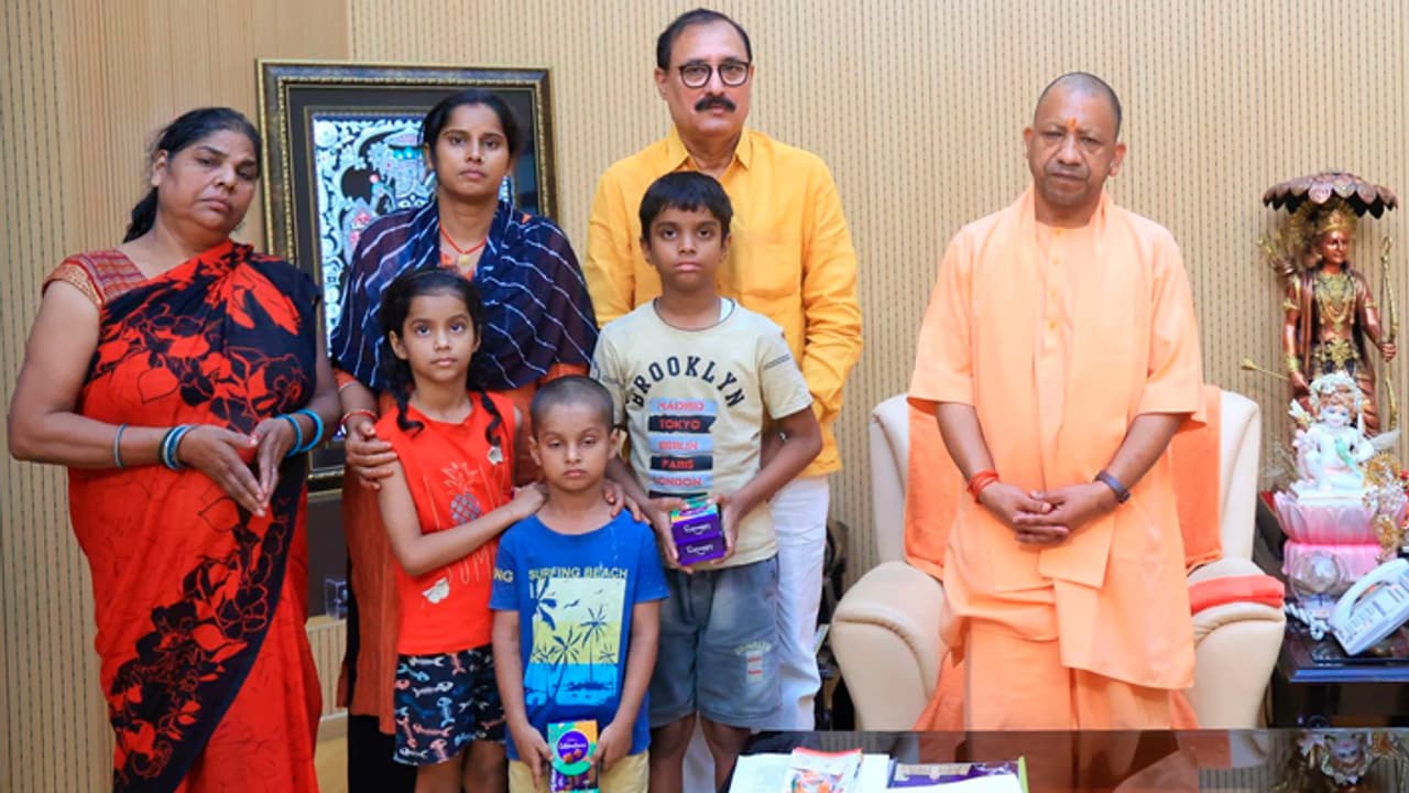 Yogi Adityanath meet Mohit Pandey family Yogi Adityanath meet Mohit Pandey family