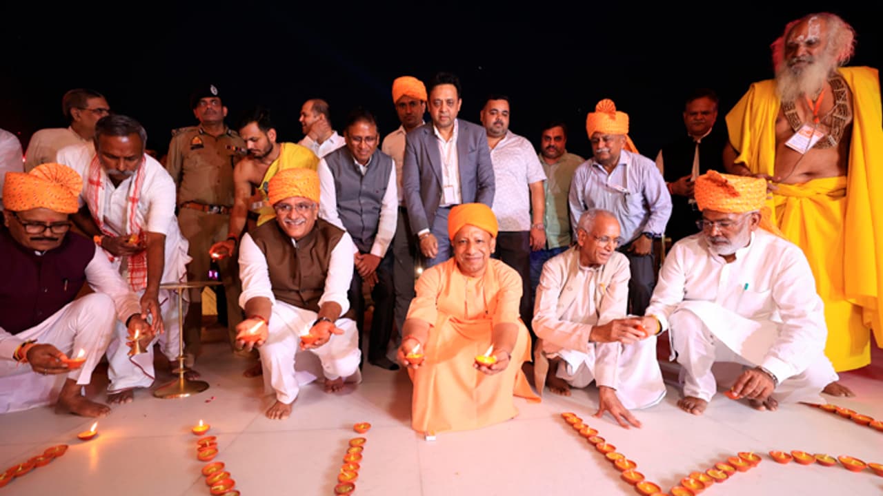 Ayodhya Deepotsav 2024 CM Yogi Adityanath light diyas at Ram Mandir Ayodhya Deepotsav 2024 CM Yogi Adityanath light diyas at Ram Mandir