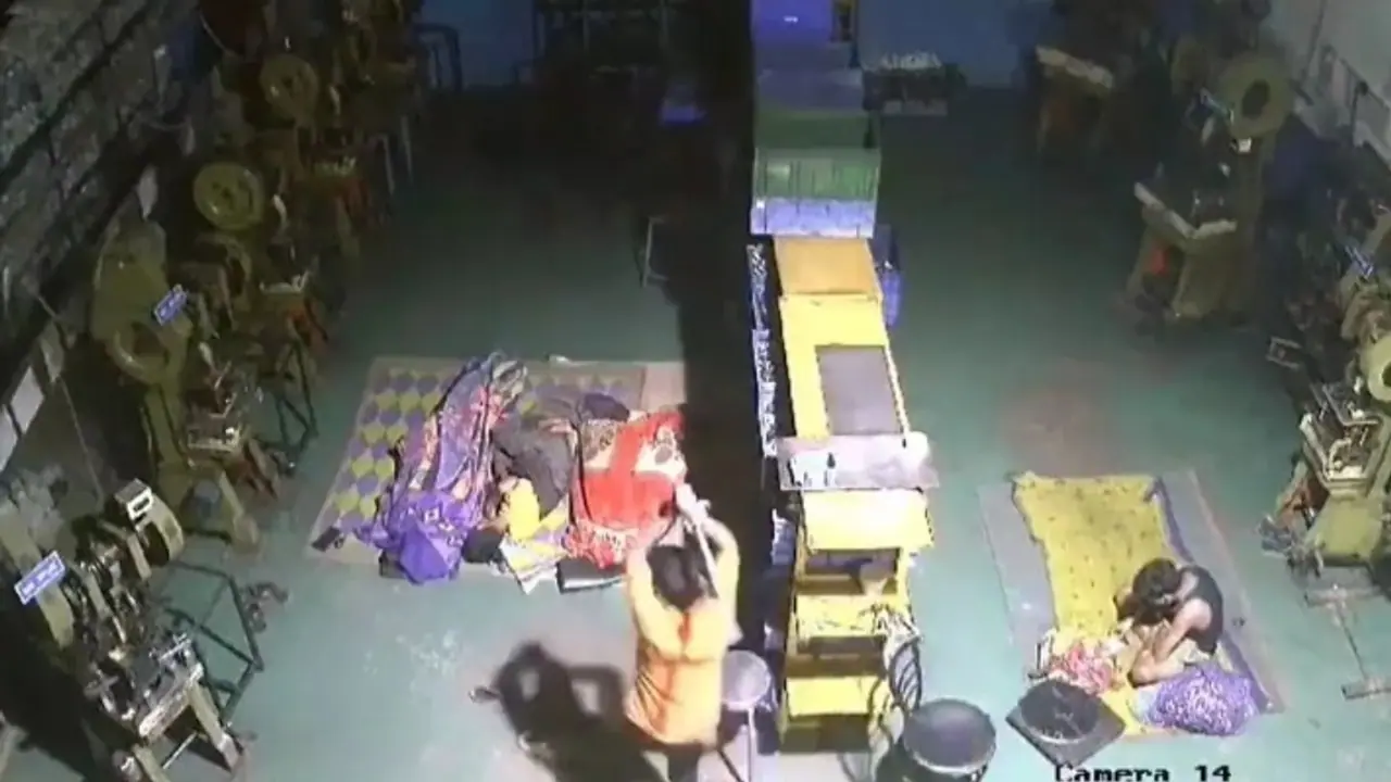 A young man attacks his sleeping friend in Pune A young man attacks his sleeping friend in Pune