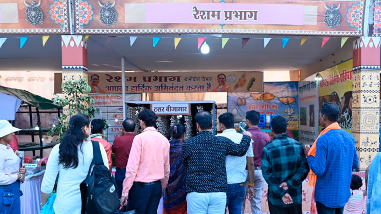 Shilpgram built at the chhattisgarh foundation day rajyotsava 2024 exhibition venue attracting people