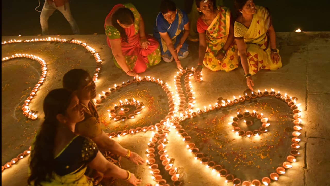 Yogi Adityanath government is giving grandeur to Kashi Dev Diwali Yogi Adityanath government is giving grandeur to Kashi Dev Diwali