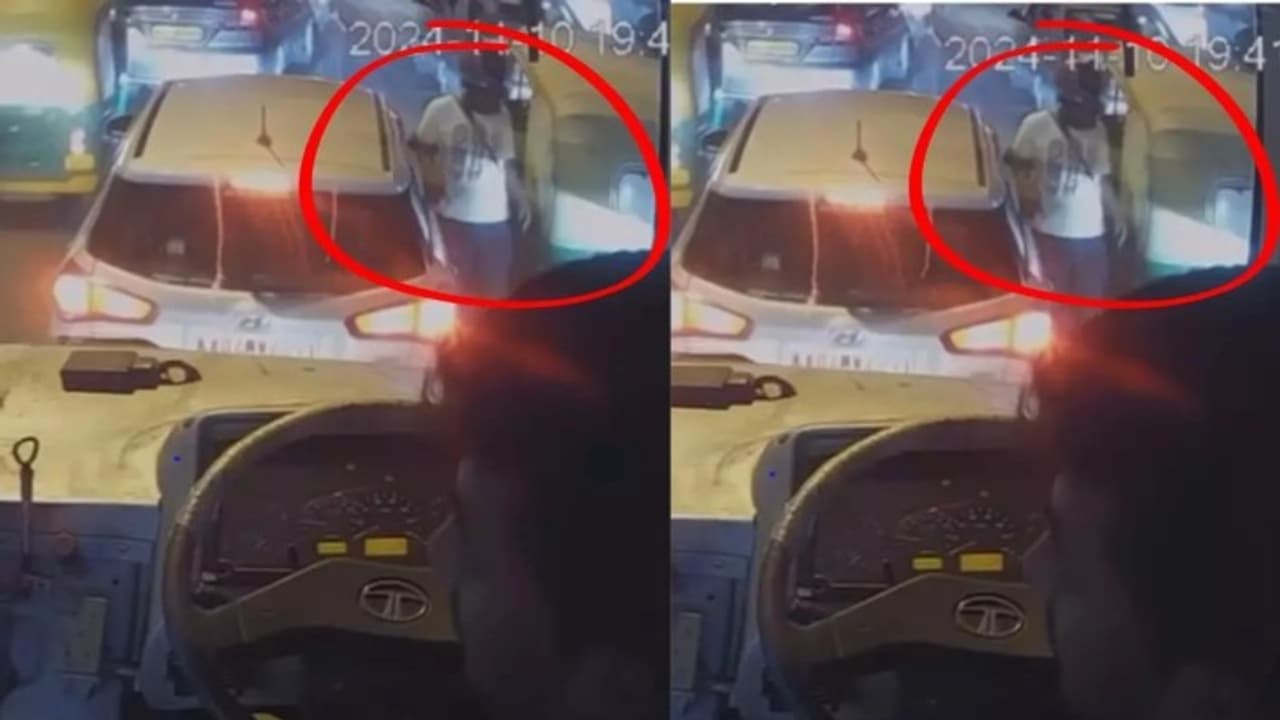 Bus driver on duty attacked in Bengaluru Bus driver on duty attacked in Bengaluru