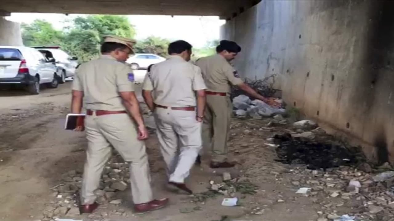 Hyderabad Labourer Suspected Wife of Having Affairs Hyderabad Labourer Suspected Wife of Having Affairs