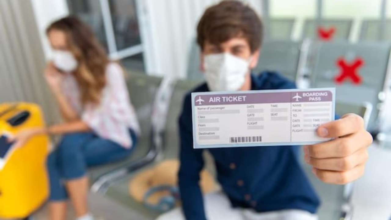 Lover arrested for entering Mumbai airport with cancelled ticket Lover arrested for entering Mumbai airport with cancelled ticket