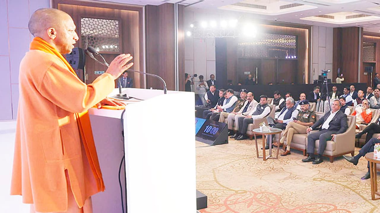 Yogi Adityanath wished on constitution day of india gave information about Prayagraj Mahakumbh 2025