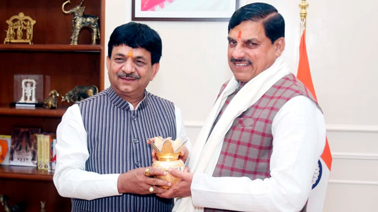 Mohan Yadav meet uttar pradesh Minister of State for Skill Development Kapil Dev Aggarwal Mohan Yadav meet uttar pradesh Minister of State for Skill Development Kapil Dev Aggarwal