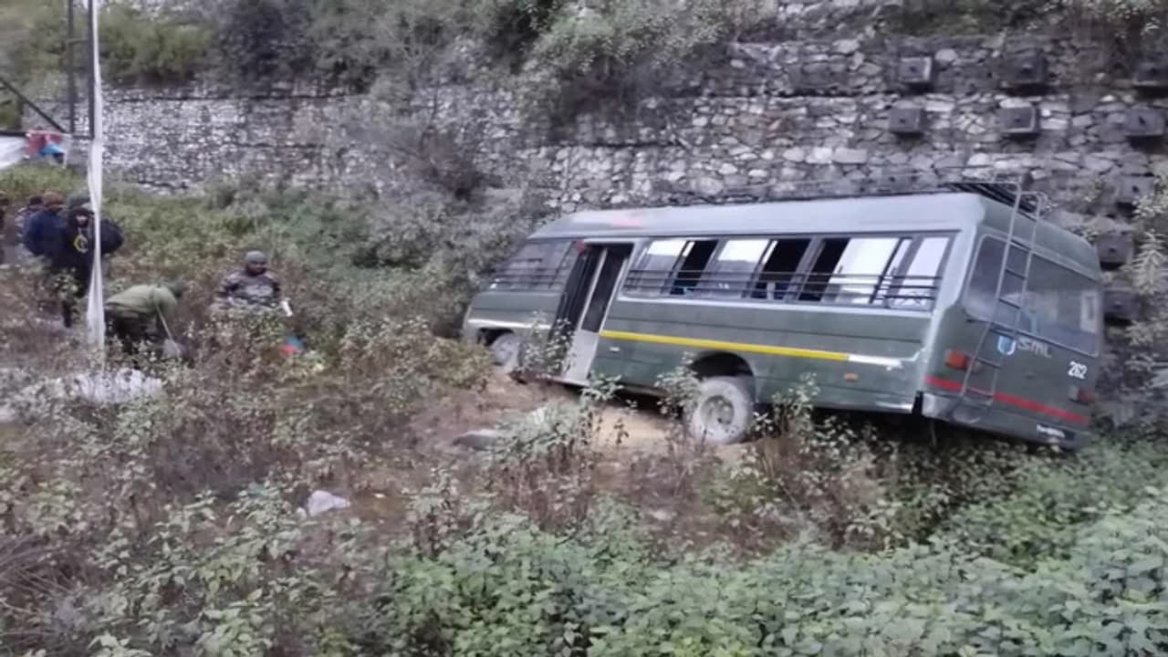 Army mini Bus accident In Chamoli Army mini Bus accident In Chamoli
