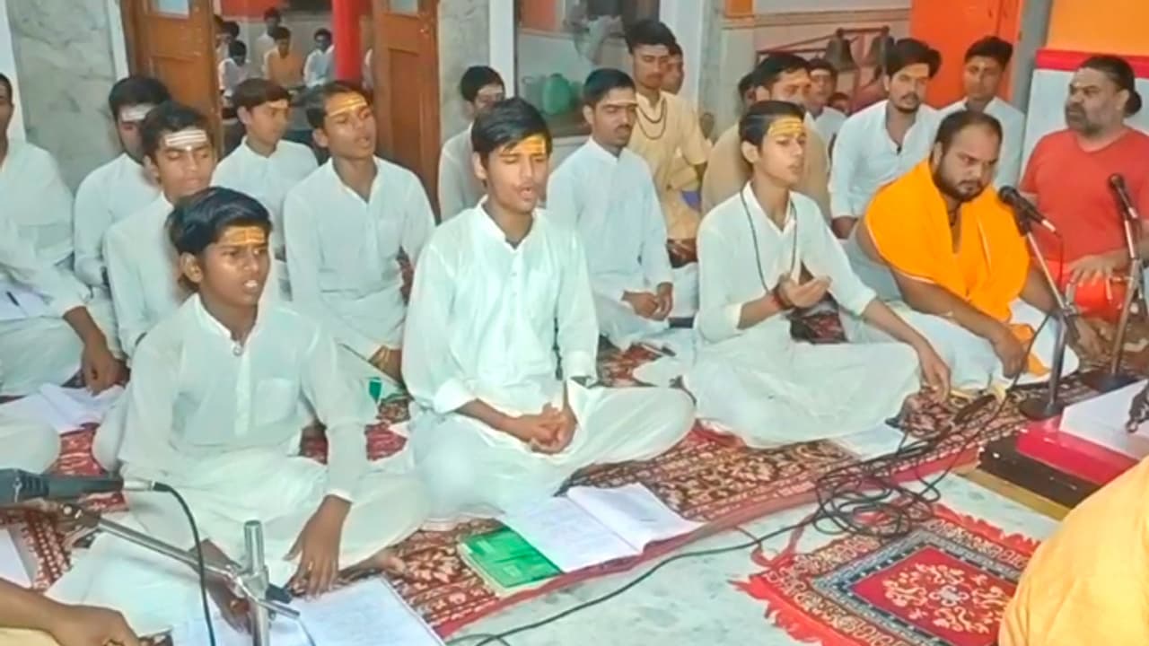 20000 Vedic scholars to enrich spiritual ambiance at Prayagraj Mahakumbh 2025 20000 Vedic scholars to enrich spiritual ambiance at Prayagraj Mahakumbh 2025