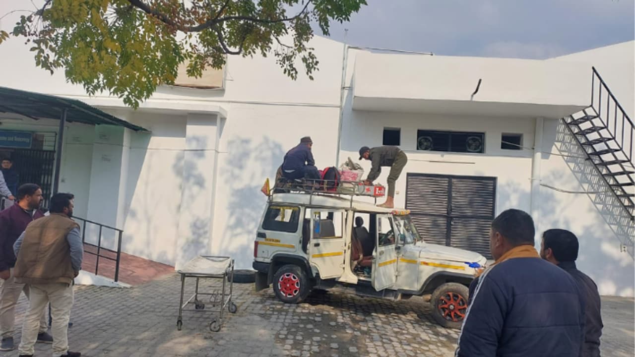 uttarakhand brother sister death taxi roof ambulance money humanity uttarakhand brother sister death taxi roof ambulance money humanity