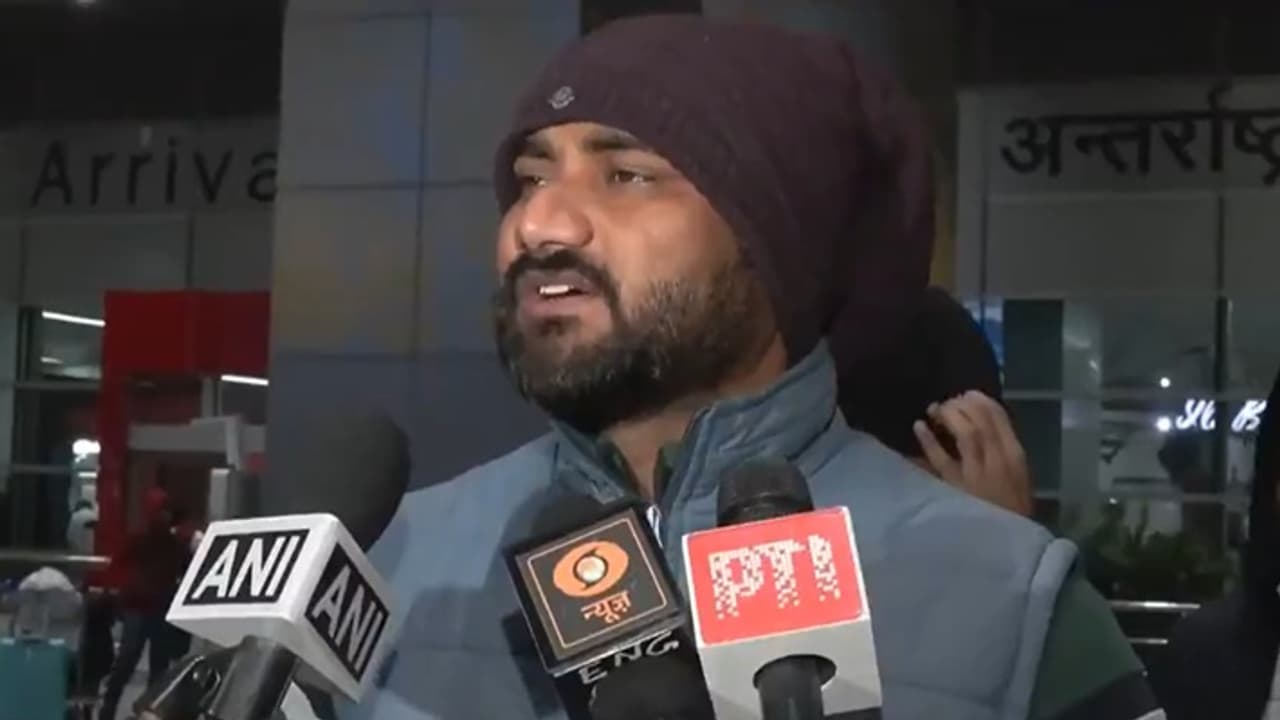 Indians evacuated from Syria Indians evacuated from Syria