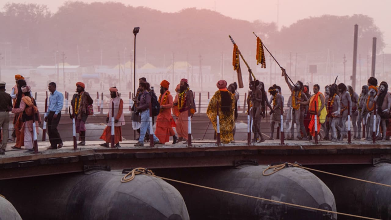 Yogi Adityanath government deploys articulating water towers for fire safety in Prayagraj Mahakumbh 2025 Yogi Adityanath government deploys articulating water towers for fire safety in Prayagraj Mahakumbh 2025