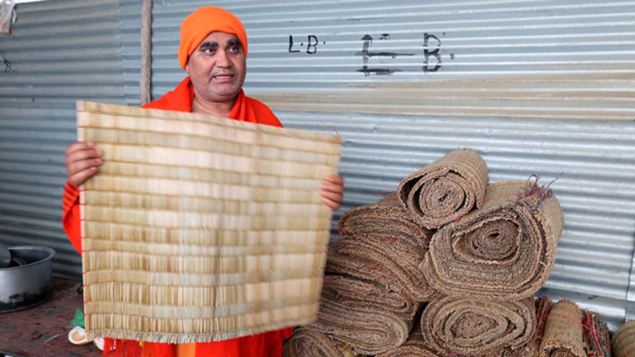 Jagadguru Shankaracharya Swami Shri Adhokshajanand praise CM Yogi Adityanath government for arrangement at Prayagraj Mahakumbh 2025