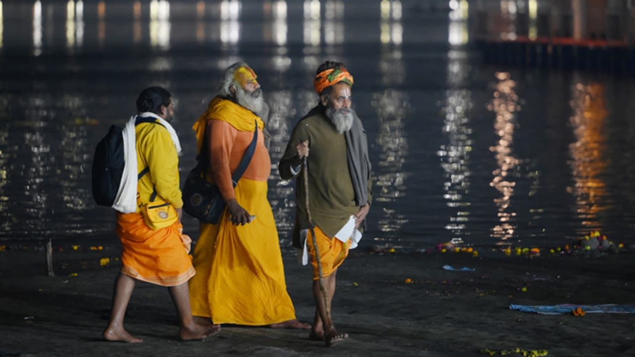 Yogi Adityanath government special preparations to make Prayagraj Mahakumbh 2025 safe and successful Yogi Adityanath government special preparations to make Prayagraj Mahakumbh 2025 safe and successful