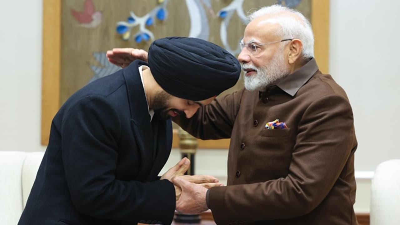 Narendra Modi met Diljit Dosanjh Narendra Modi met Diljit Dosanjh