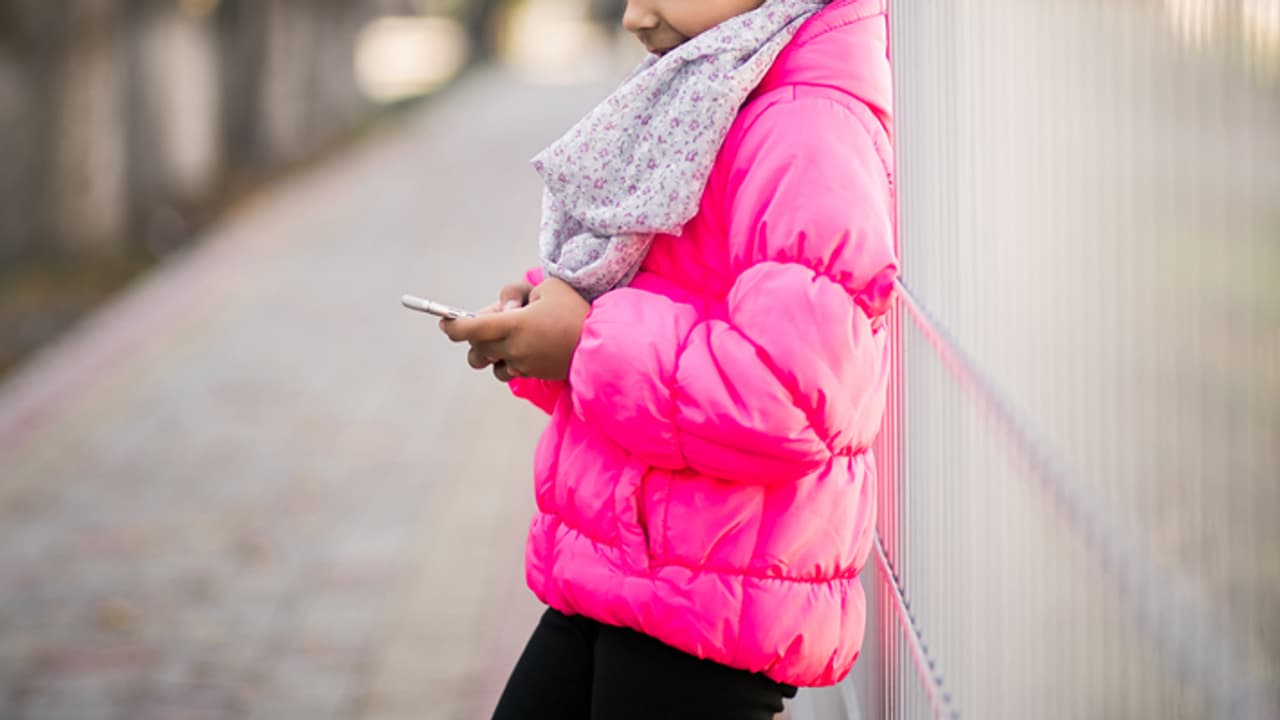 girl use mobile girl use mobile