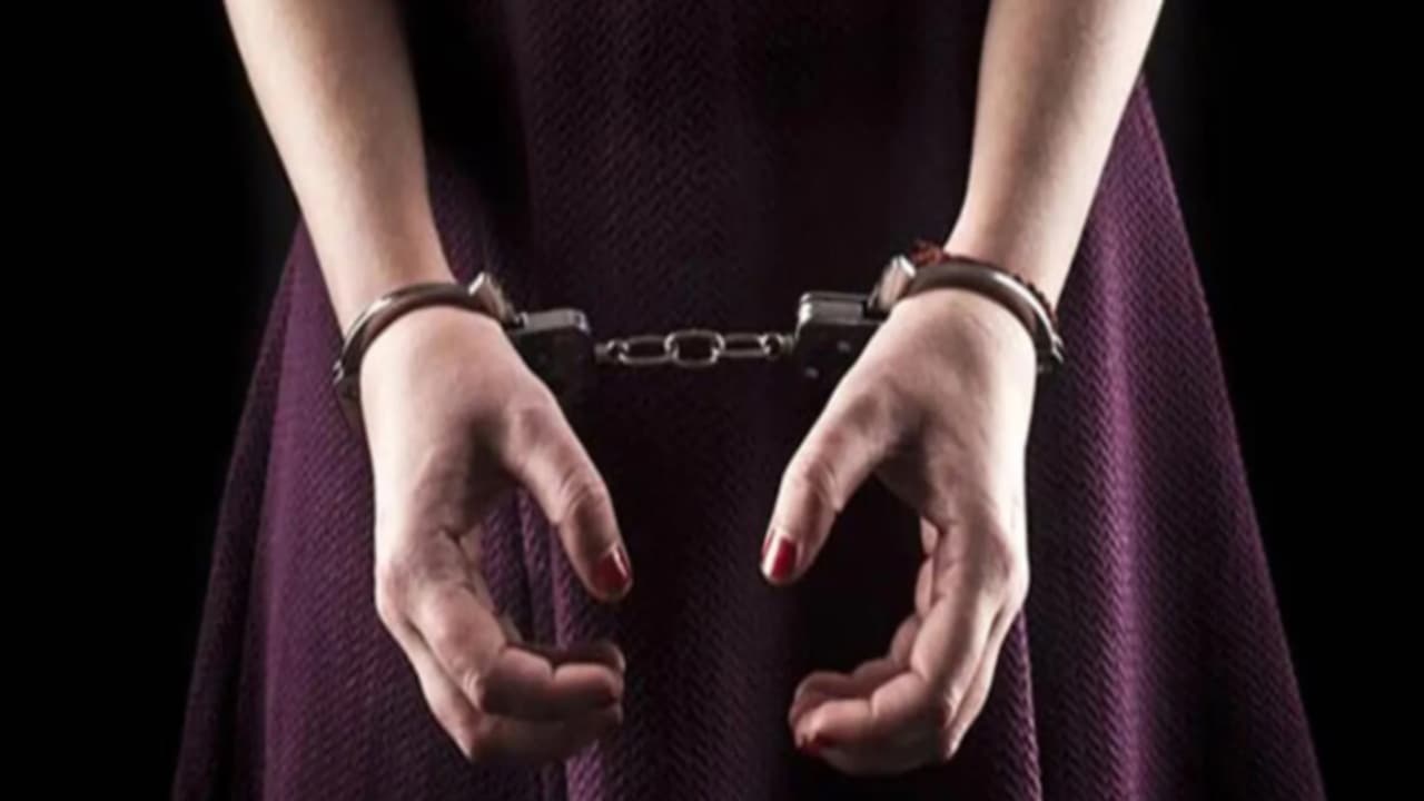 UP Crime lucknow police neelofar gitta jewelry theft apache bike gang cctv krishna nagar UP Crime lucknow police neelofar gitta jewelry theft apache bike gang cctv krishna nagar