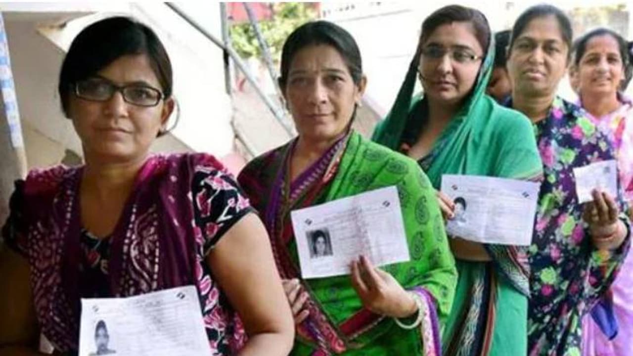 Women Vote in Delhi Women Vote in Delhi