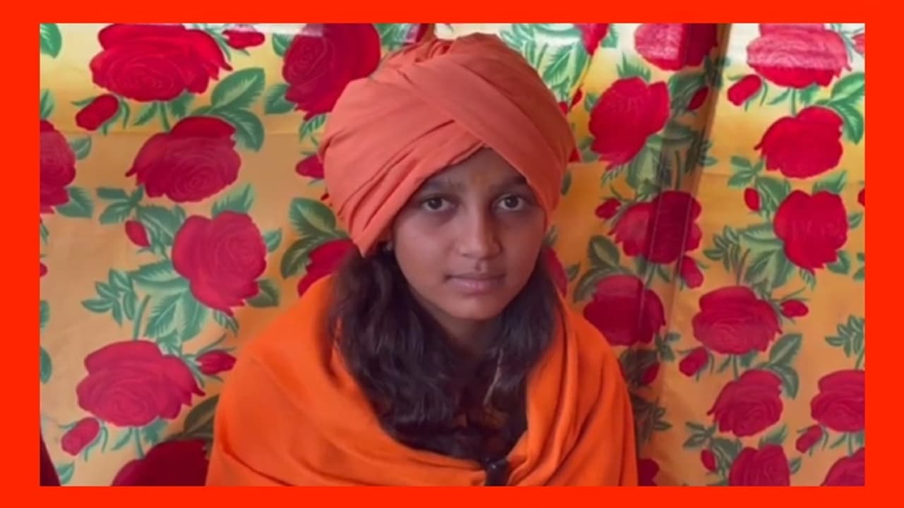 Agra Girl Who Dreamed of Becoming an IAS Officer Takes a Spiritual Vow at Prayagraj Maha Kumbh Agra Girl Who Dreamed of Becoming an IAS Officer Takes a Spiritual Vow at Prayagraj Maha Kumbh