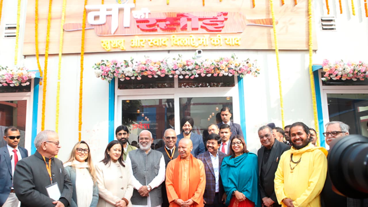 Yogi Adityanath inaugurated Maa Ki Rasoi Yogi Adityanath inaugurated Maa Ki Rasoi