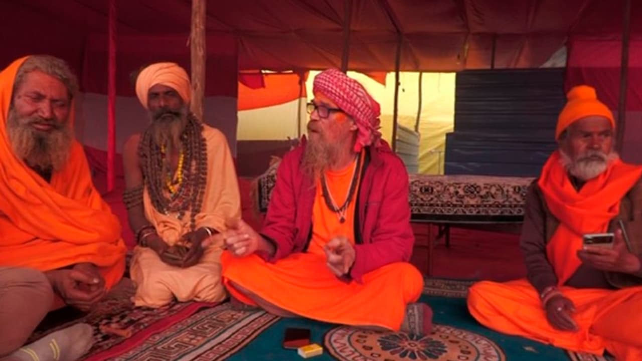 Prayagraj Mahakumbh 2025 updates USA former soldier michael become baba mokshapuri