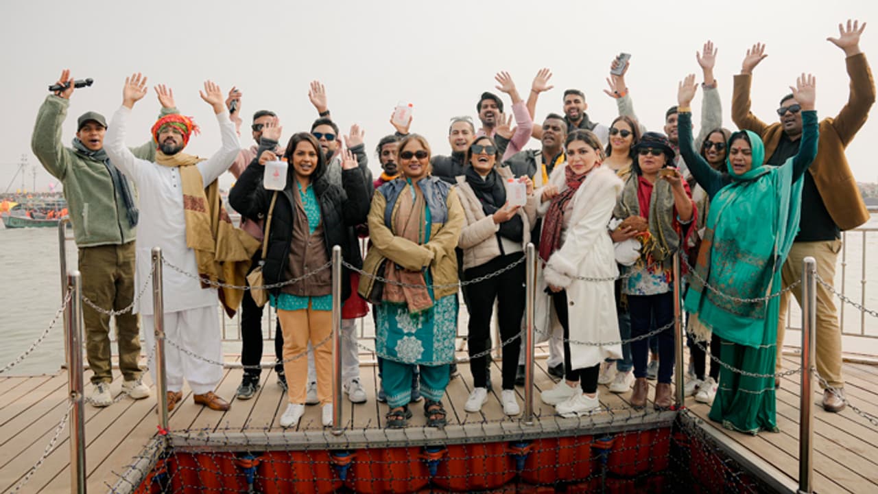 International delegates take a dip at Triveni Sangam at prayagraj mahakumbh 2025 International delegates take a dip at Triveni Sangam at prayagraj mahakumbh 2025