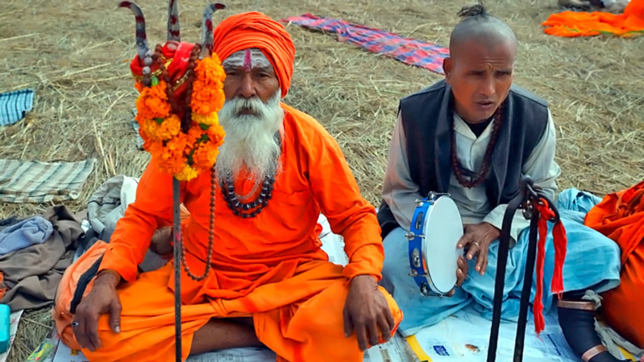 sadhu sant at prayagraj mahakumbh 2025 praise cm yogi adityanath sadhu sant at prayagraj mahakumbh 2025 praise cm yogi adityanath