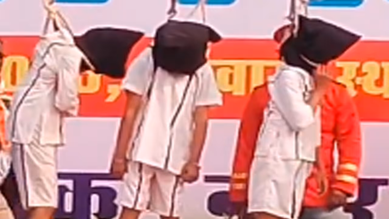 viral video kids hanging stage viral video kids hanging stage