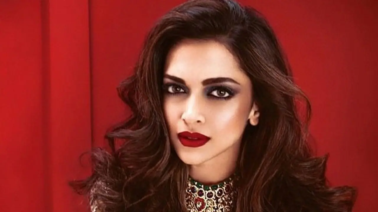 how to do Latina makeup