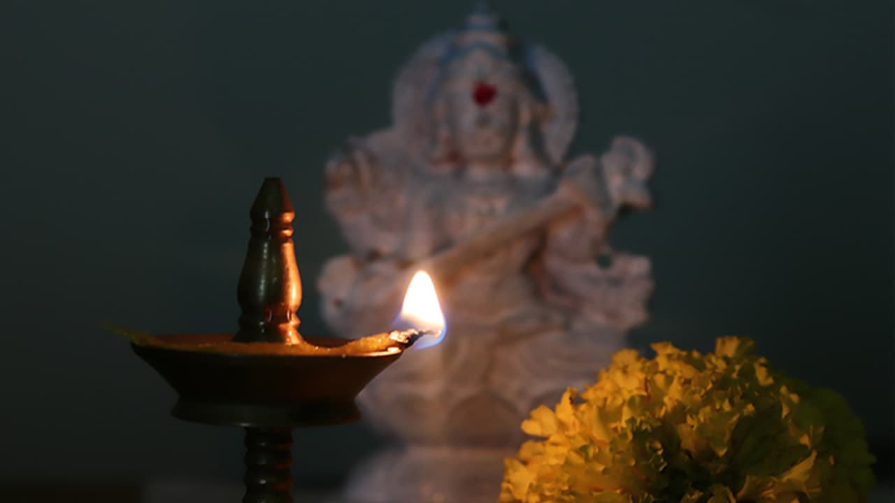 sarswati aarti lyrics in hindi