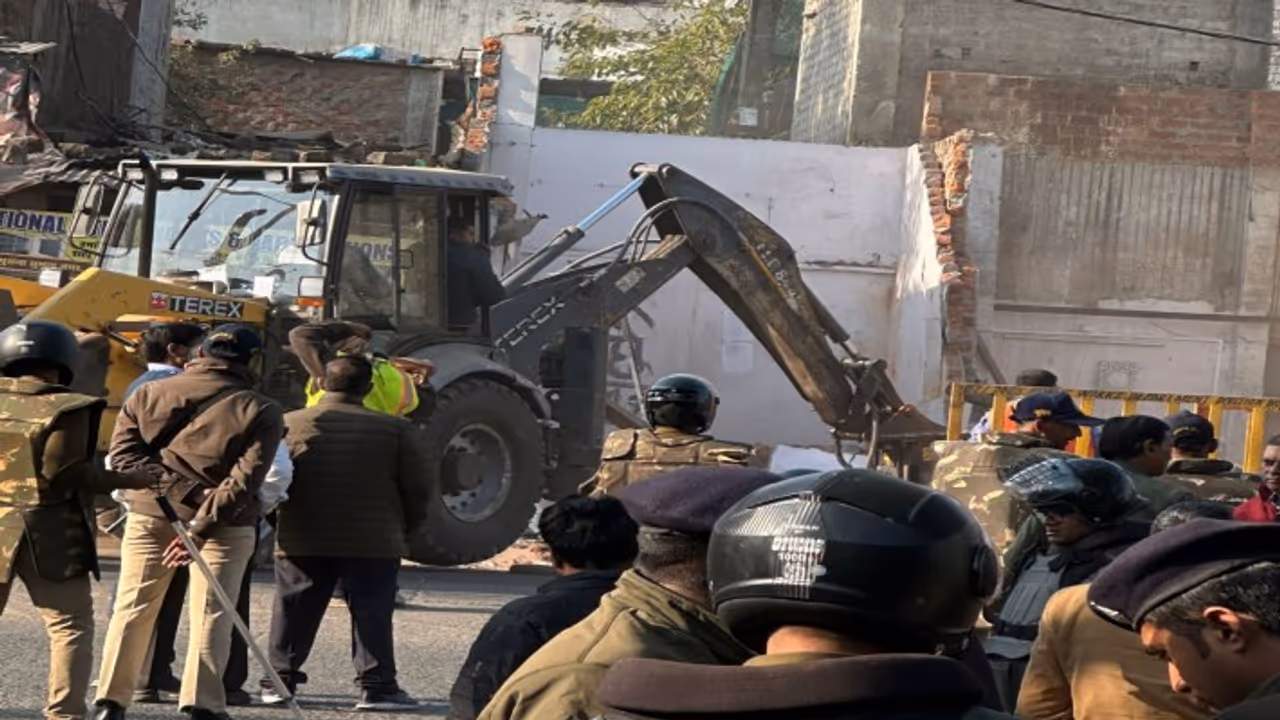 Action on encroachment in Bhopal Action on encroachment in Bhopal