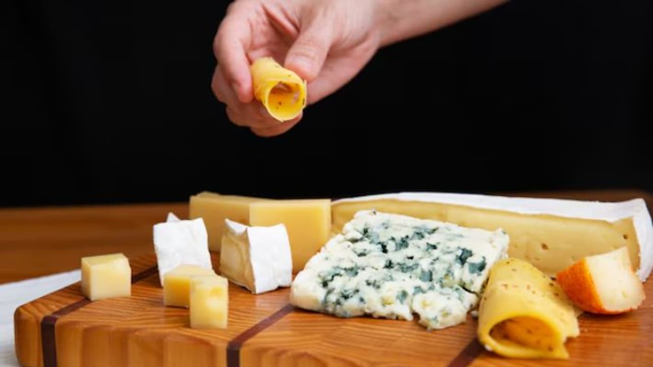 Cheese health benefits and risks Cheese health benefits and risks