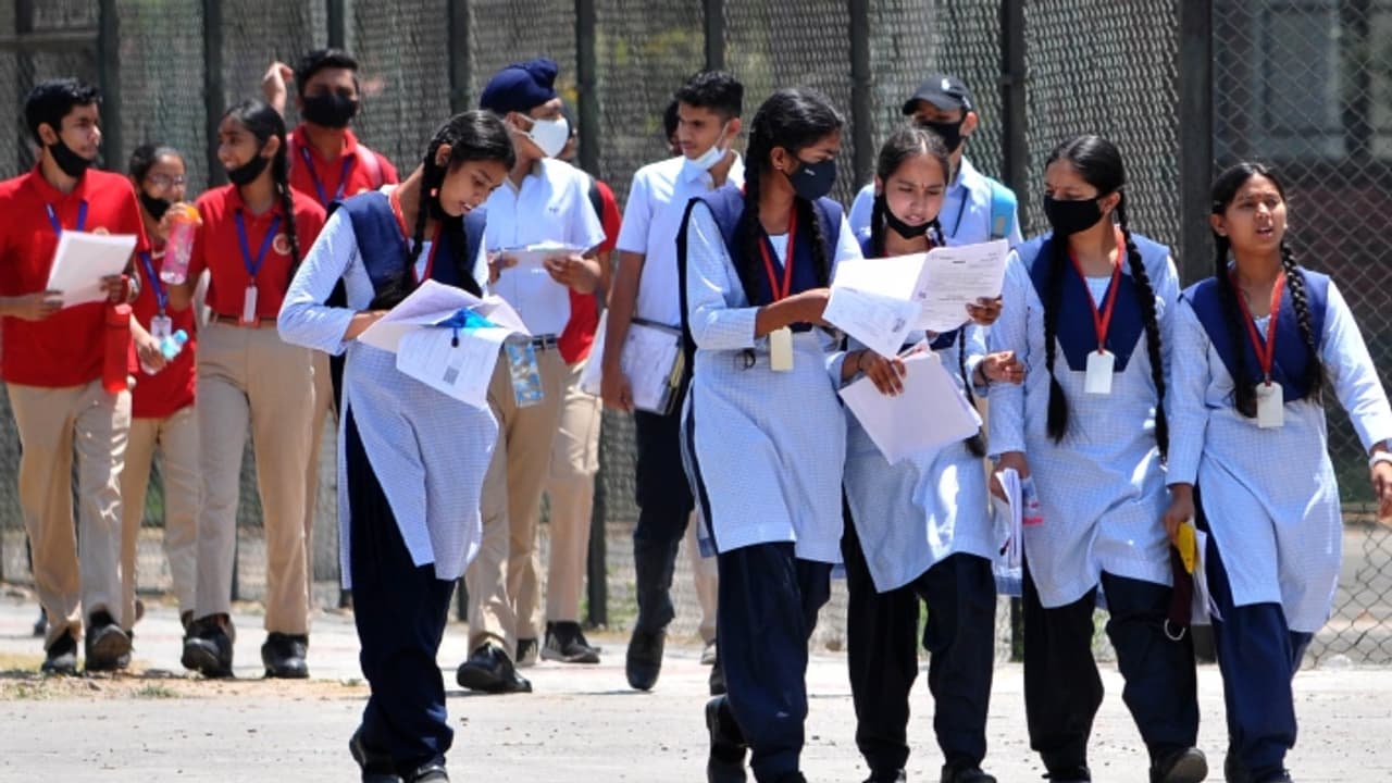 CBSE Board Exam 2025 Calss 10th 12 th Day 1 Paper Analysis