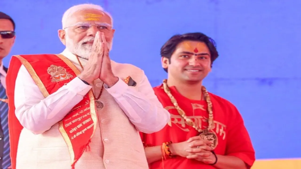 PM Modi and Dhirendra Krishna Shastri