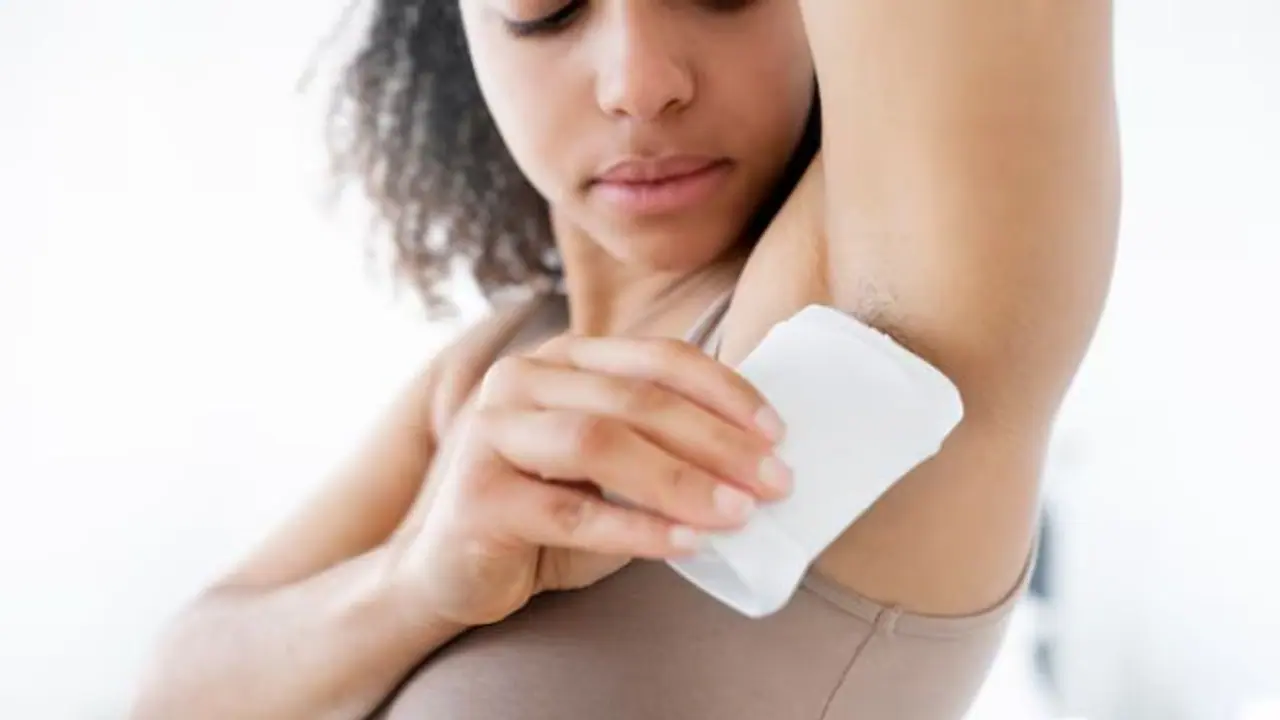 Hacks to dry sweaty armpits