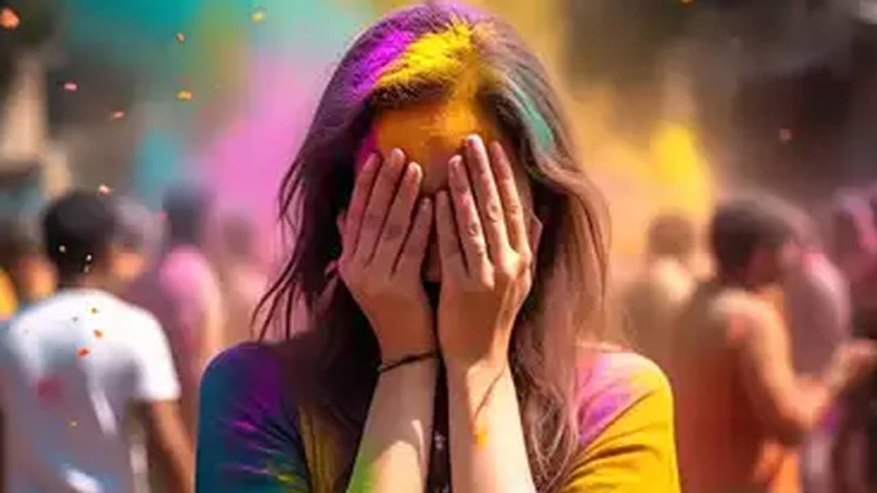 TV Actress Molested At Holi Party