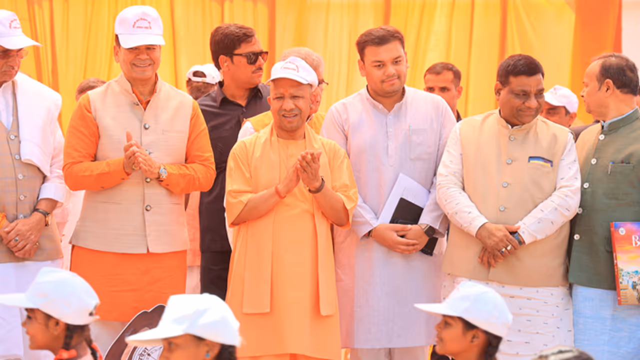 CM Yogi inaugurated development projects in Bareilly CM Yogi inaugurated development projects in Bareilly