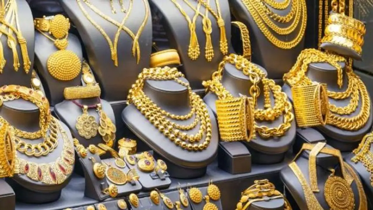 gold price today latest rates first time one lakh per 10 gram gold 