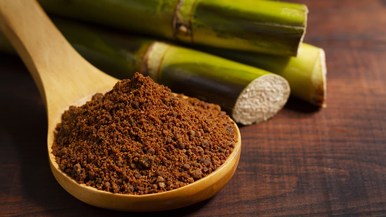 Is it safe to eat jaggery in summer