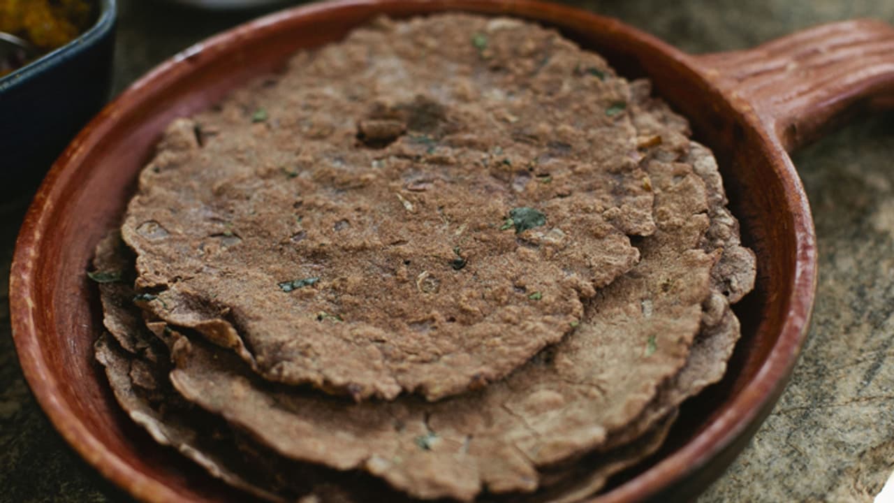 Sanjeev Kapoor tips to make ragi roti soft Sanjeev Kapoor tips to make ragi roti soft