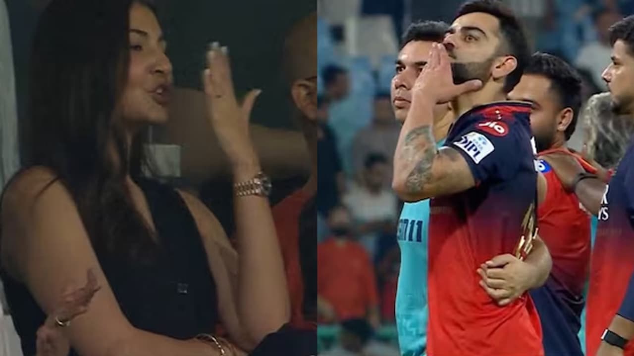 Anushka Sharma gives flying kiss to Virat Kohli