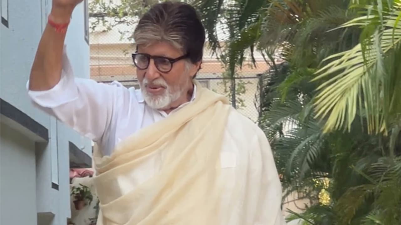 Amitabh Bachchan Jalsa Viral Video Amitabh Bachchan Jalsa Viral Video