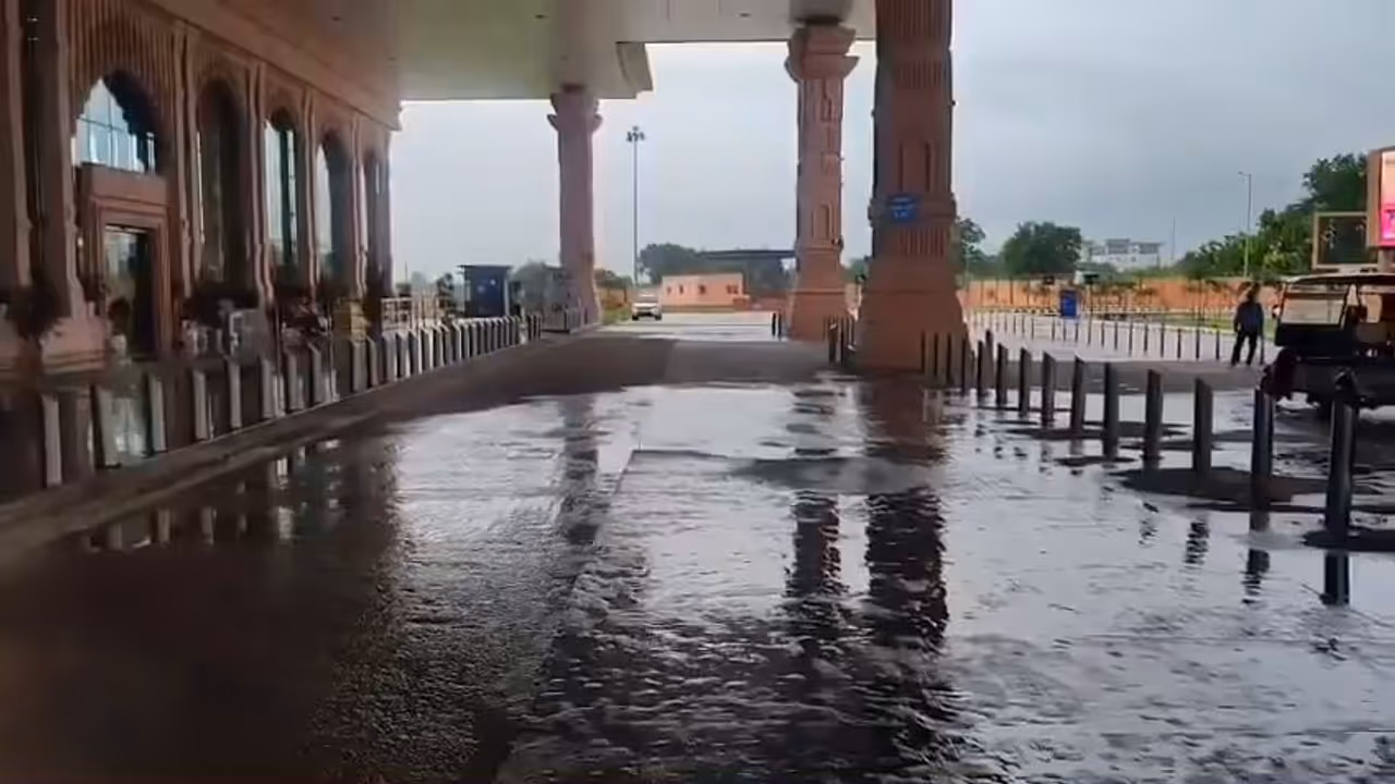 Ayodhya Airports Roof Starts Leaking